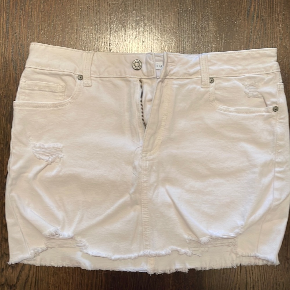 White denim skirt